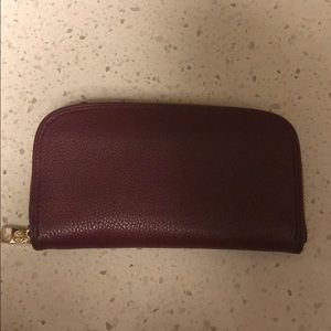 Tory Burch Bags - Tory Burch wallet Tory Burch Bags - Tory Burch wallet